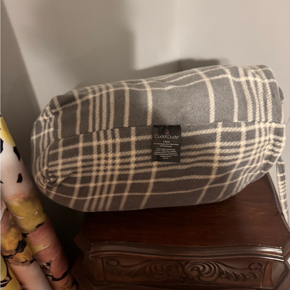 Cuddl Duds Gray Plaid Bedding Sheets
